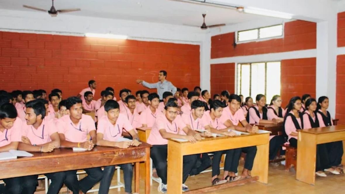 Creative Trisha PU College