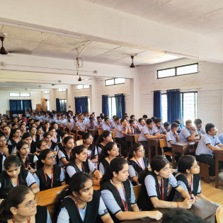 Creative Trisha PU College