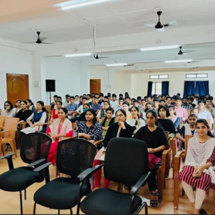 Creative Trisha PU College